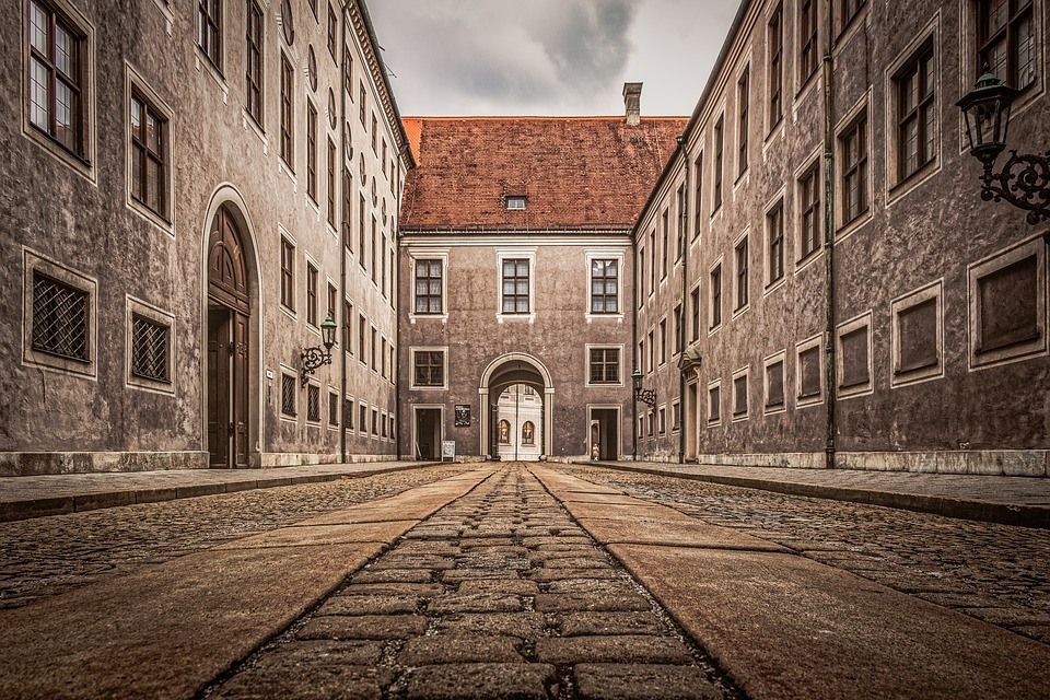 munich-architecture-street-old