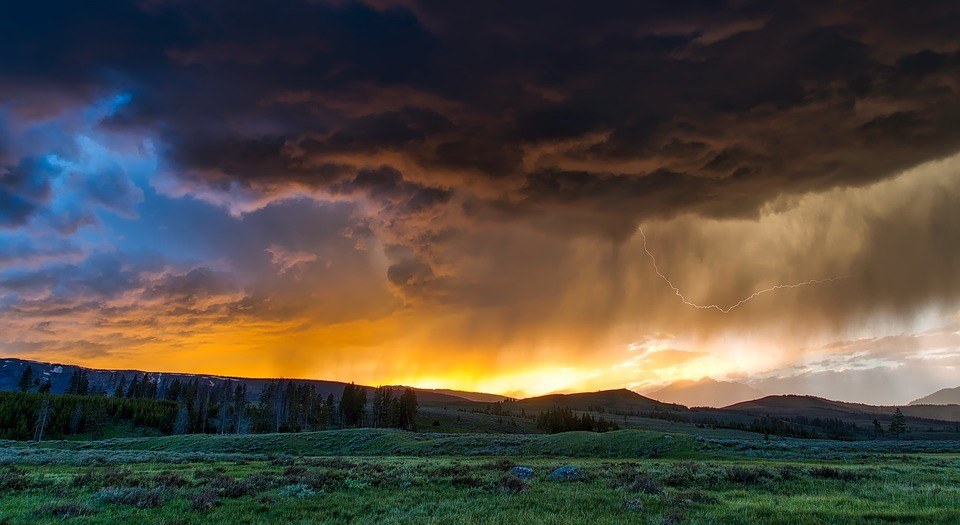 yellowstone-national-park-wyoming